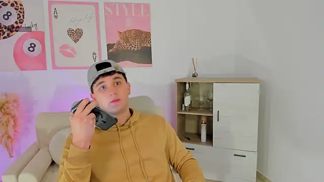 Massimo Fiore online show from 11, 3, 2026