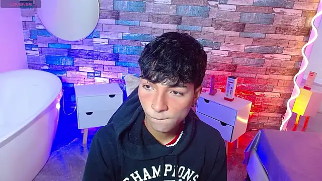 Snapshot of osamu_tay chatting on 13, 3, 2026 osamu tay online show from 13, 3, 2026