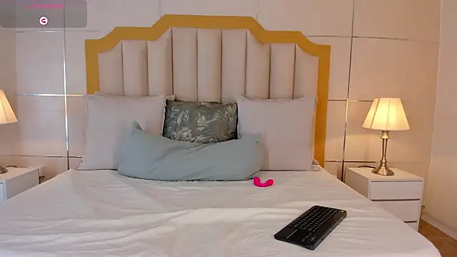 Snapshot of Crystal_Rose__ chatting on 5, 3, 2026 Crystal Rose online show from 5, 3, 2026