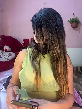 Samaira Juicy143 online show from 6, 5, 2026