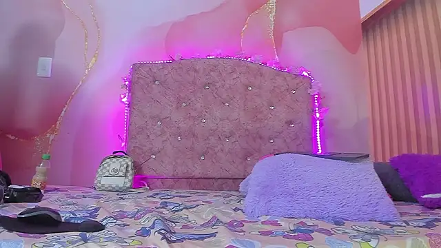 Melanie  Evans online show from 20, 2, 2026