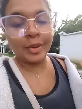 Snapshot of Adina_Skaly chatting on 17, 3, 2026 Adina Skaly online show from 17, 3, 2026