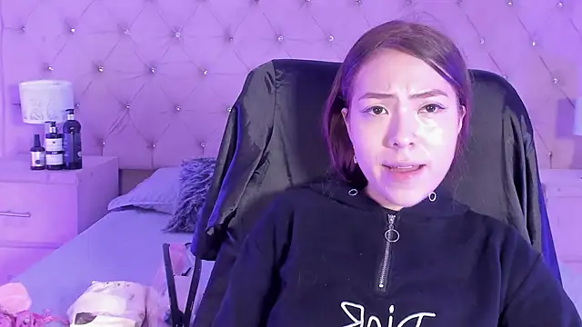 lizzyrossie online show from 12, 2, 2026