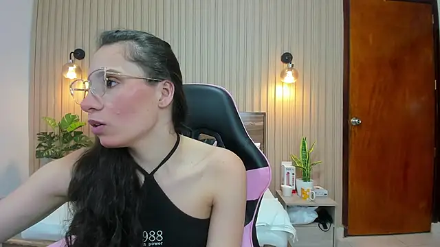 Snapshot of valeryn__rosse chatting on 14, 7, 2026 valeryn rosse online show from 14, 7, 2026