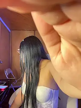 Snapshot of Violetta_pinkk1 chatting on 4, 3, 2026 Violetta pinkk1 online show from 4, 3, 2026