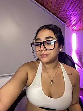 Snapshot of Violetta_pinkk1 chatting on 6, 3, 2026 Violetta pinkk1 online show from 6, 3, 2026