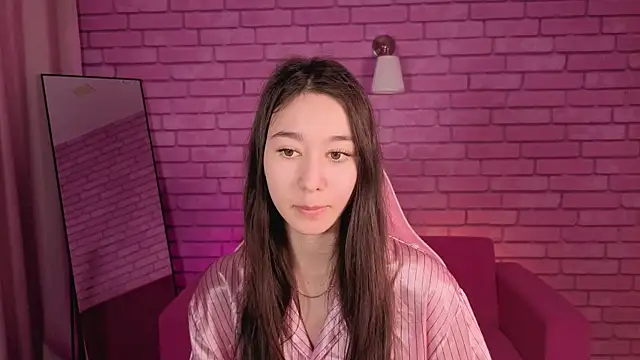 Nicole Brownie online show from 4, 5, 2026