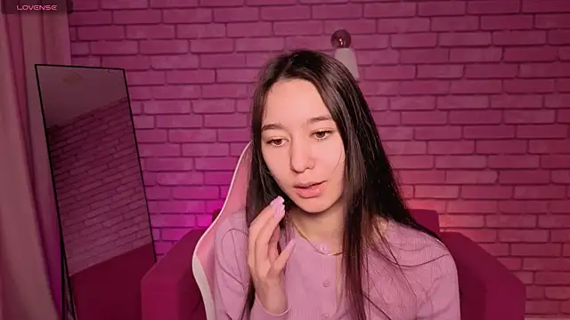 Nicole Brownie online show from 7, 5, 2026