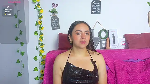 emiily curly online show from 3, 8, 2026