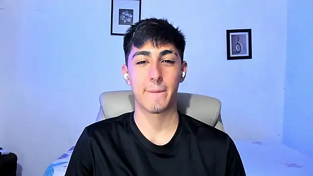 Snapshot of babyted272 chatting on 8, 3, 2026 babyted272 online show from 8, 3, 2026