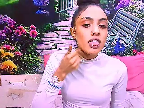 IndianPretty14u2Luv online show from 28, 4, 2026