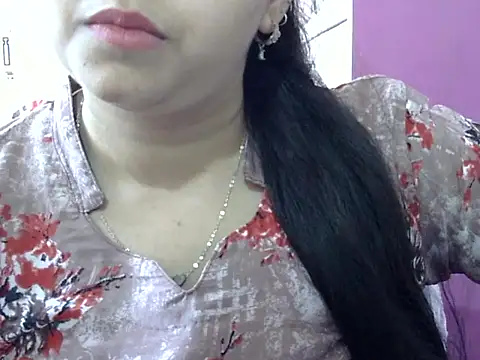 Cute Aliyaa online show from 30, 4, 2026