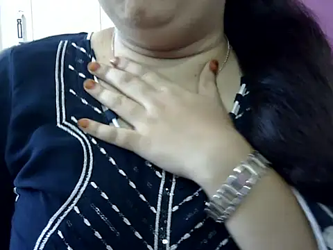 Cute Aliyaa online show from 8, 5, 2026