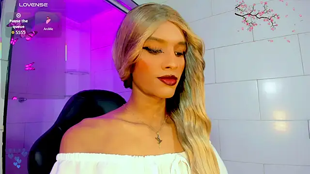 Samantha Ortega  online show from 29, 4, 2026