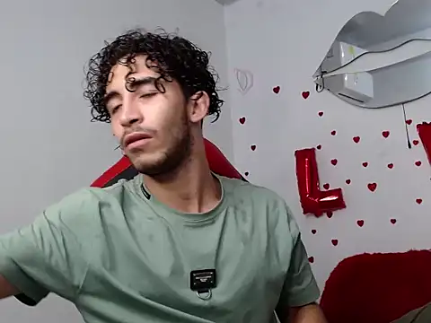 Snapshot of Caius_fox chatting on 11, 3, 2026 Caius fox online show from 11, 3, 2026