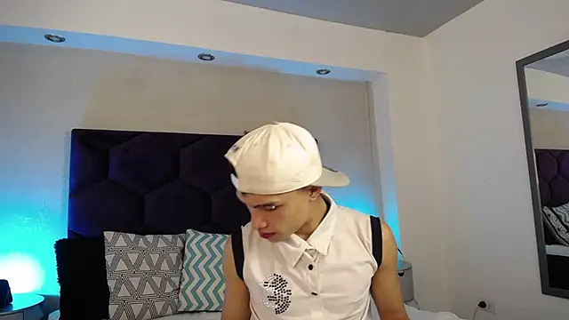 Snapshot of Dominik_Souza chatting on 12, 3, 2026 Dominik Souza online show from 12, 3, 2026