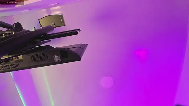 Isabella Moon9 online show from 6, 5, 2026