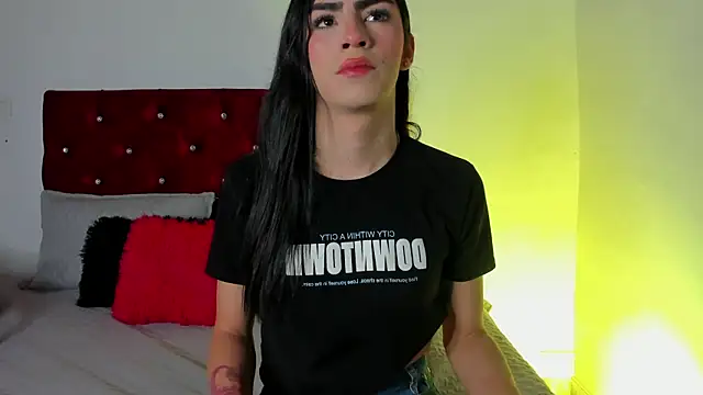 Isabella Moon9 online show from 27, 6, 2026