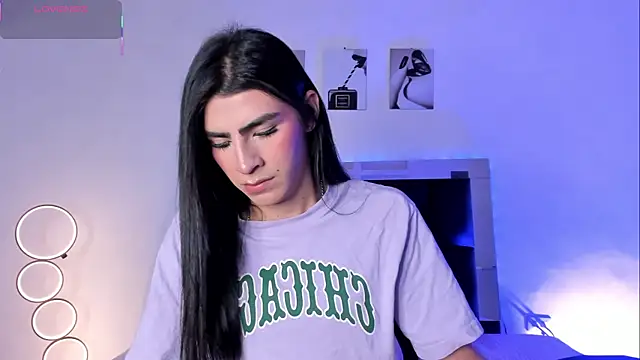 Isabella Moon9 online show from 17, 7, 2026
