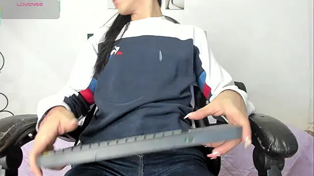 Isabella Moon9 online show from 21, 7, 2026