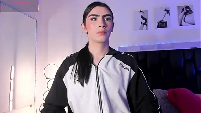 Isabella Moon9 online show from 23, 7, 2026
