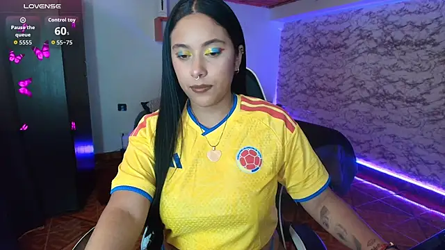 Snapshot of Camila_IRoose chatting on 7, 7, 2026 Camila IRoose online show from 7, 7, 2026