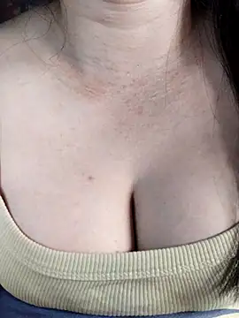 Snapshot of Reina_Fcup01 chatting on 12, 3, 2026 Reina Fcup01 online show from 12, 3, 2026