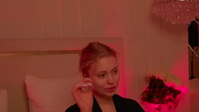 MollyHilton online show from 30, 4, 2026