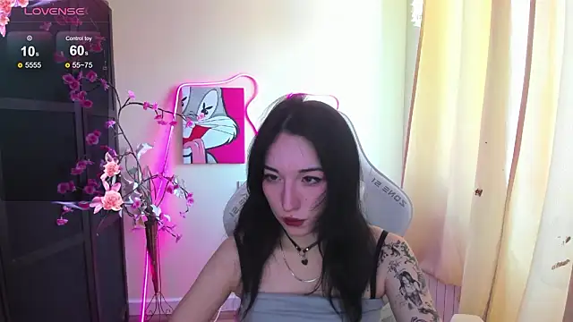 AliceeinWonderlanddd online show from 3, 2, 2026