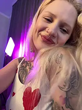 Snapshot of BlondeDoll_ chatting on 19, 3, 2026 BlondeDoll online show from 19, 3, 2026