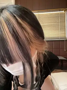 Snapshot of uni_nvqnl2 chatting on 16, 3, 2026 uni nvqnl2 online show from 16, 3, 2026