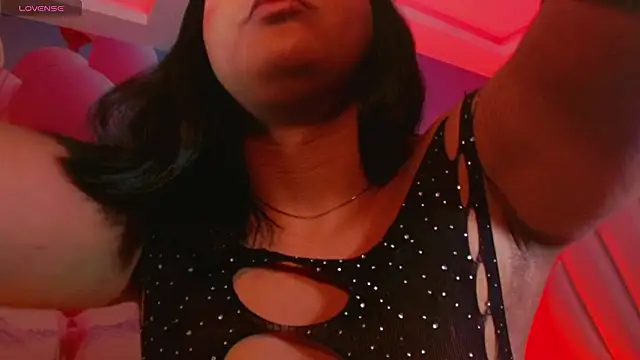 Snapshot of Maia_Hotts chatting on 11, 3, 2026 Maia Hotts online show from 11, 3, 2026