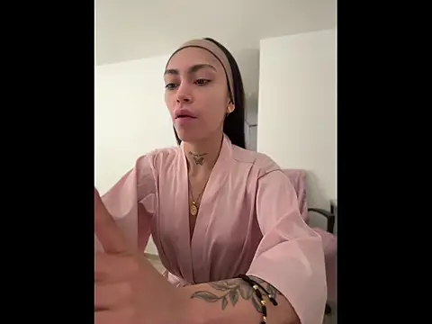 Bonny Eva online show from 3, 8, 2026