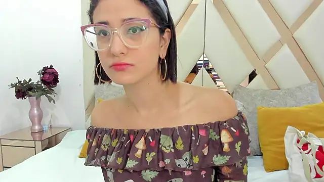 Snapshot of crystalstonee chatting on 7, 3, 2026 crystalstonee online show from 7, 3, 2026