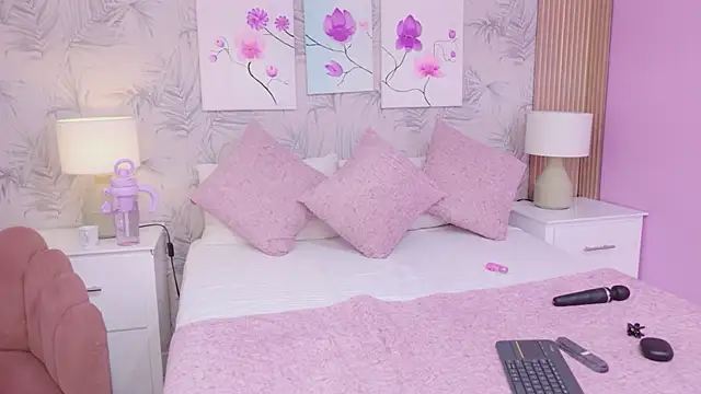 AlejandraMartinezz online show from 5, 2, 2026