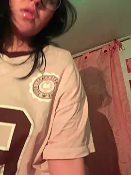 Snapshot of _heybee chatting on 15, 7, 2026 heybee online show from 15, 7, 2026