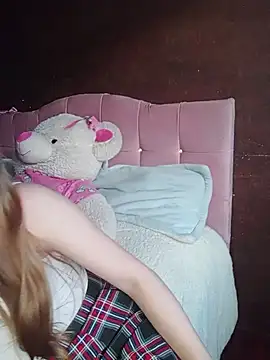 Snapshot of MimiSoftie chatting on 7, 3, 2026 MimiSoftie online show from 7, 3, 2026