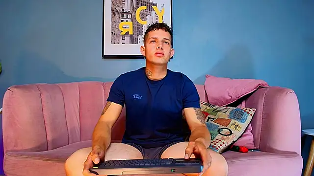 Snapshot of _angel_rivera chatting on 26, 2, 2026 angel rivera online show from 26, 2, 2026