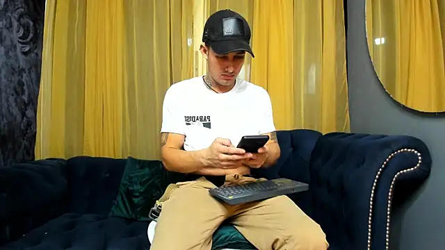 Snapshot of _angel_rivera chatting on 5, 7, 2026 angel rivera online show from 5, 7, 2026
