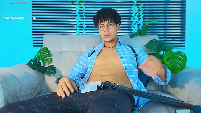 ThiiagoSaeenz online show from 26, 6, 2026