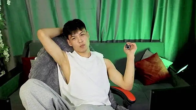 Snapshot of XanneLL chatting on 4, 2, 2026 XanneLL online show from 4, 2, 2026