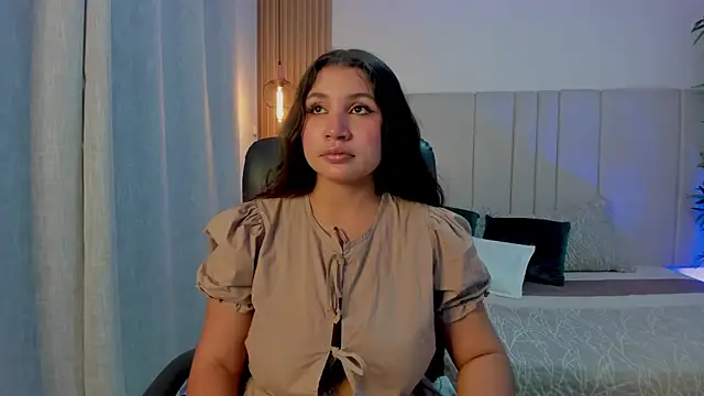 Snapshot of Victoria_Rosee chatting on 12, 6, 2026 Victoria Rosee online show from 12, 6, 2026