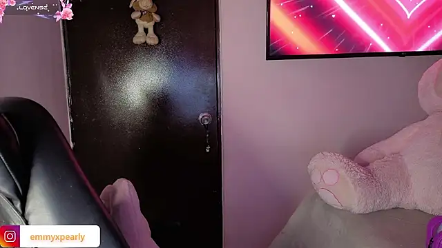 emyxpearly online show from 6, 3, 2026