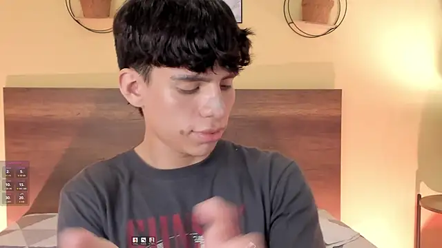 Snapshot of Angel_eros_ chatting on 6, 3, 2026 Angel eros online show from 6, 3, 2026