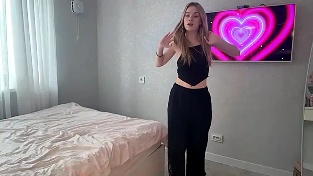 Snapshot of Between_Eeys chatting on 6, 3, 2026 Between Eeys online show from 6, 3, 2026