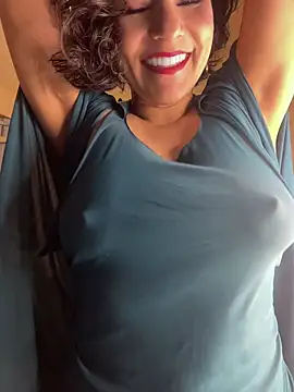 Snapshot of eva_luz chatting on 5, 7, 2026 eva luz online show from 5, 7, 2026