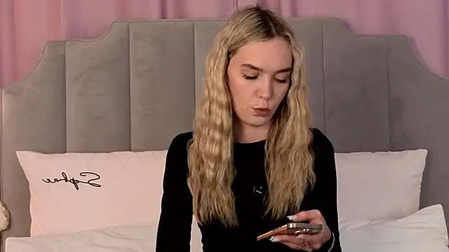 NikkiRyx online show from 27, 6, 2026