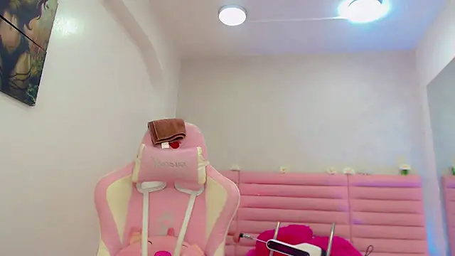 estefany squirt1 online show from 14, 2, 2026