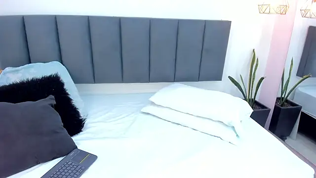 sam doll  online show from 24, 5, 2026