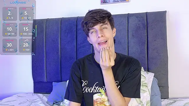 axxxel twink online show from 23, 6, 2026